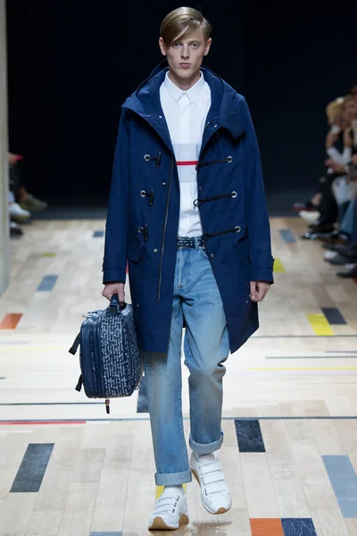 Look 24
